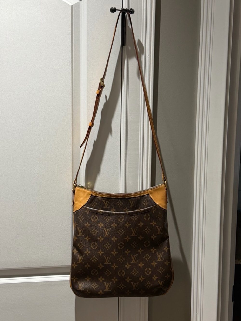 Louis Vuitton Odeon MM Brown Monogram Crossbody with Tan Leather Trim - Picture 14 of 16